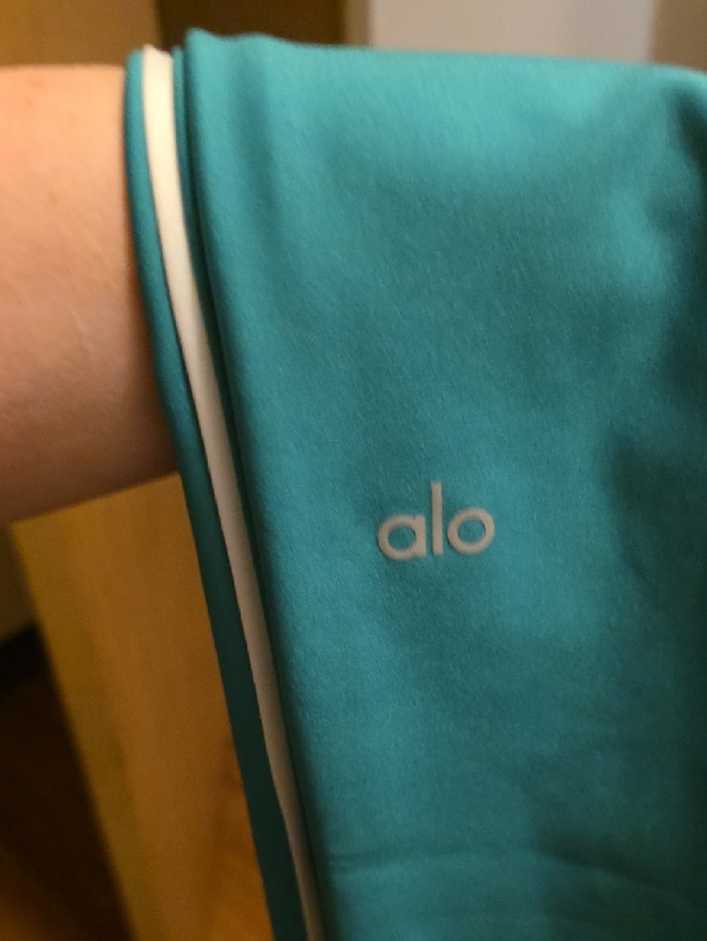 ALO Yoga Spruce Green Sports Bra and Leggings Set - Picture 9 of 9